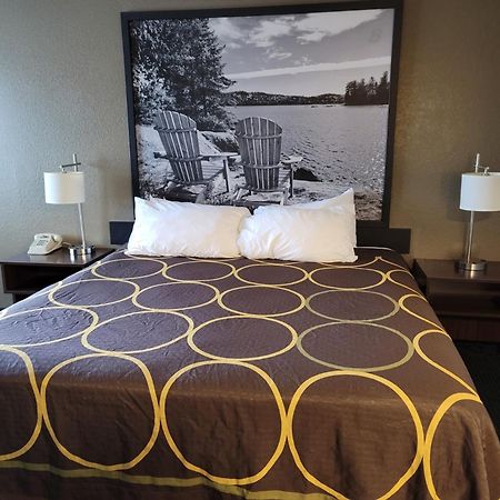 Super 8 By Wyndham Ionia Mi Hotel Ngoại thất bức ảnh