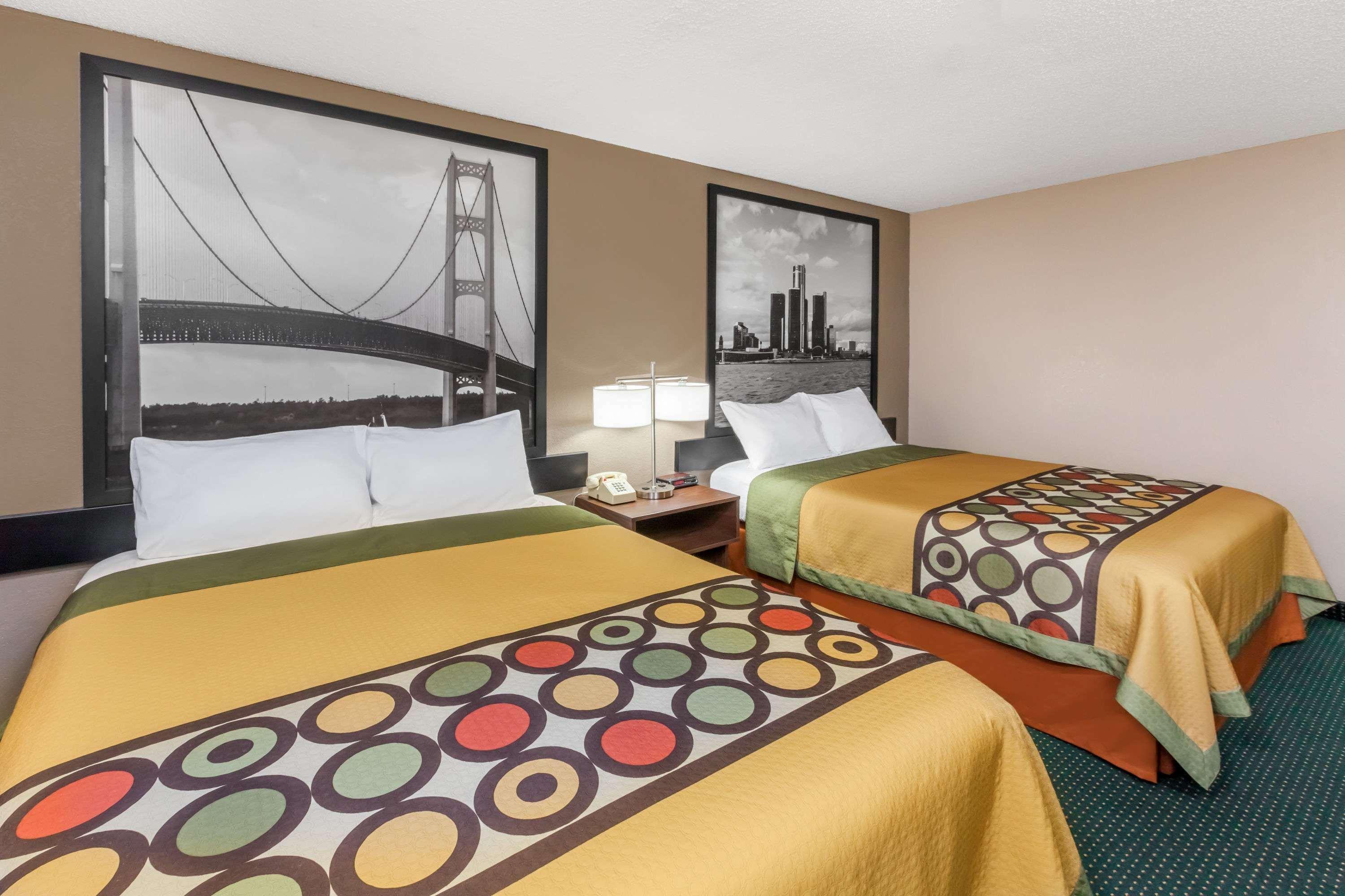 Super 8 By Wyndham Ionia Mi Hotel Ngoại thất bức ảnh