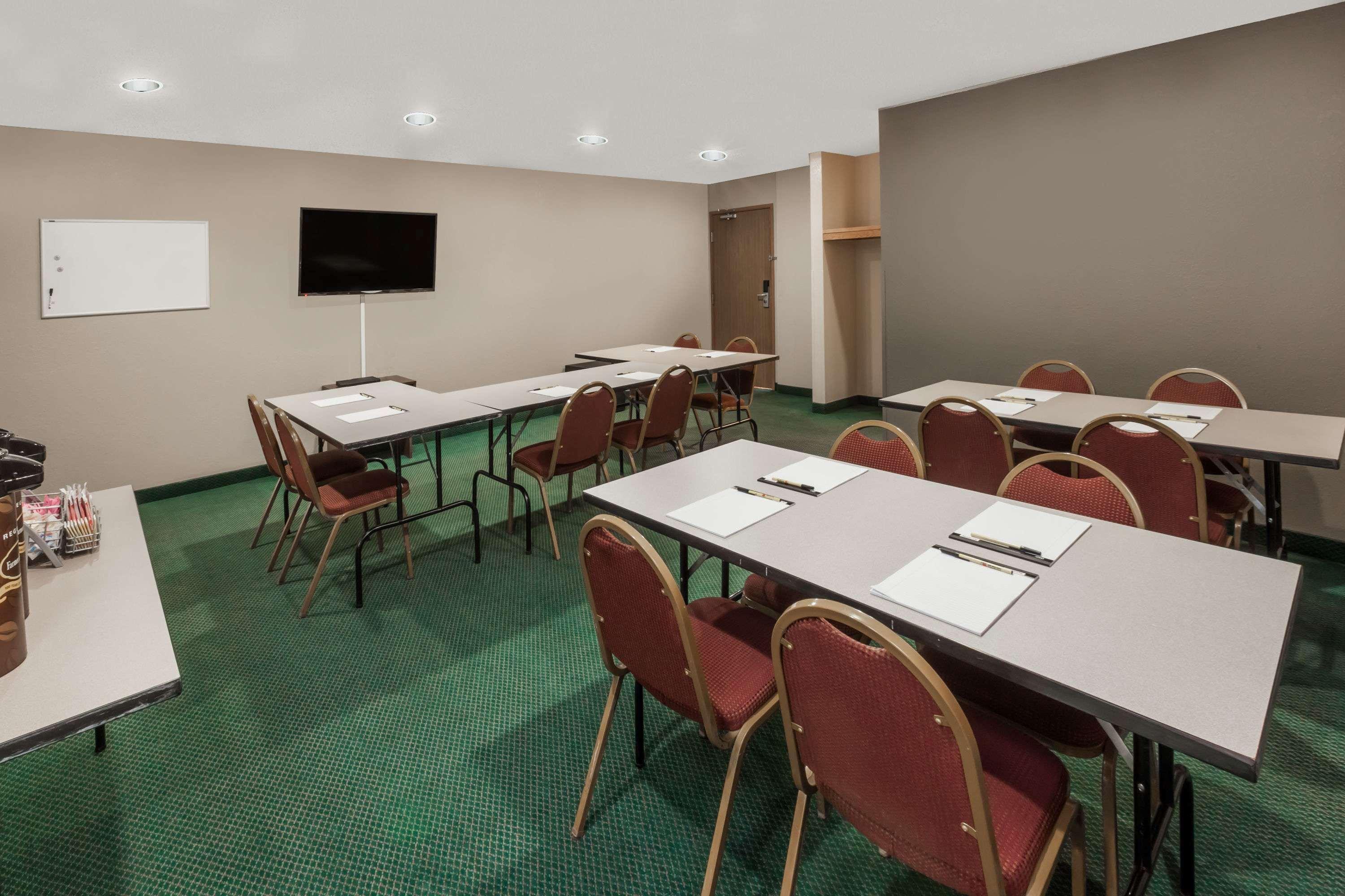 Super 8 By Wyndham Ionia Mi Hotel Ngoại thất bức ảnh