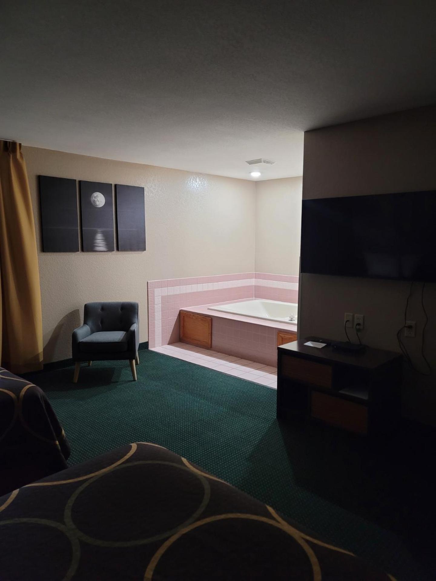 Super 8 By Wyndham Ionia Mi Hotel Ngoại thất bức ảnh
