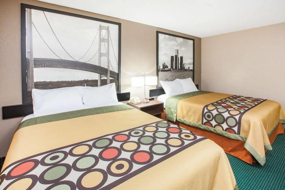 Super 8 By Wyndham Ionia Mi Hotel Ngoại thất bức ảnh